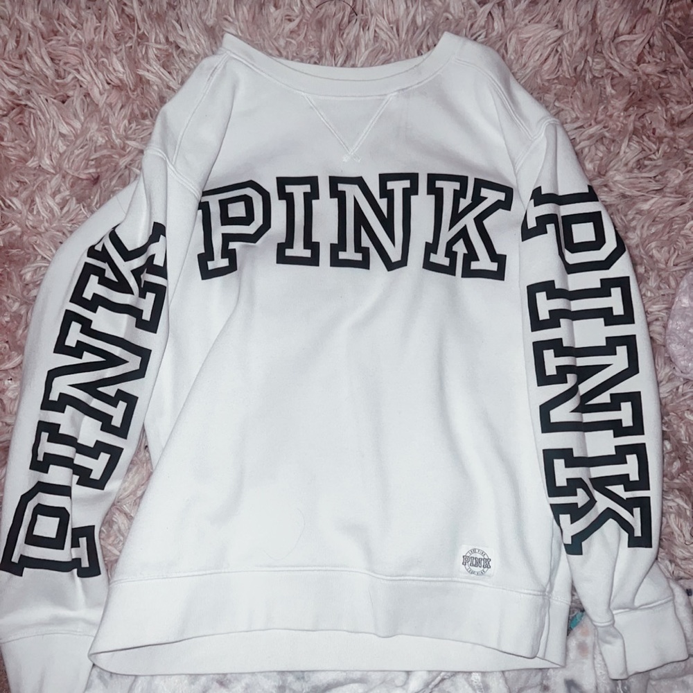 Rare PINK campus crew neck sweat-shirt, white. Only worn 1 or 2 times.